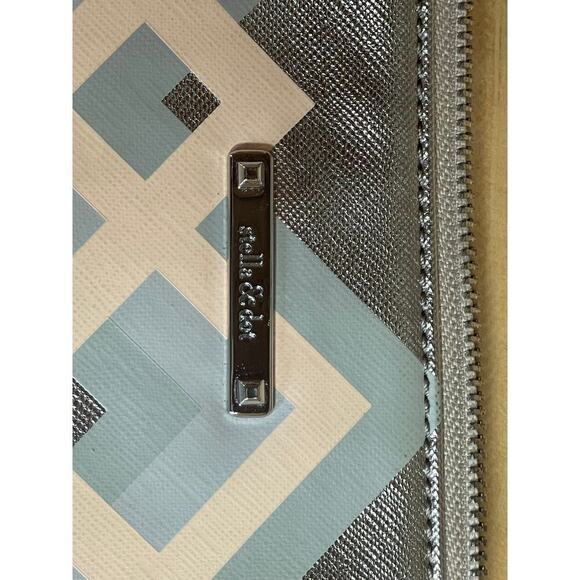 Stella & Dot make up cosmetic travel bag. Full Zip. Metallic Colors. Gold tan - Picture 3 of 9